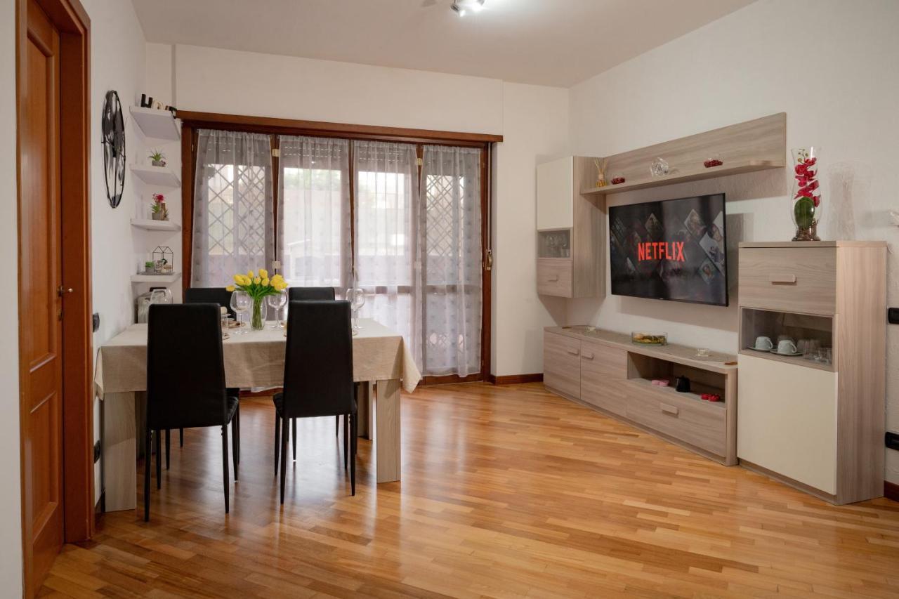 Suite Leonardo Relax 피우미치노 외부 사진